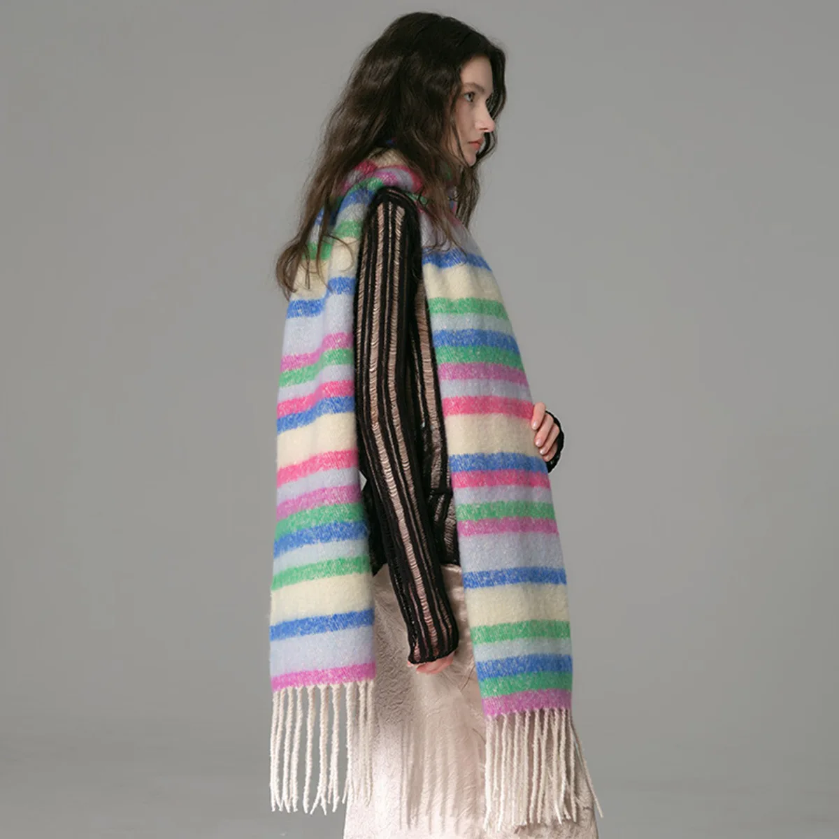 

Designer Brand 2023 New Striped Fringe Scarf for Women Winter Rainbow Soft Waxy Warm Bib Shawl Bufanda Invierno Mujer Hot Sale