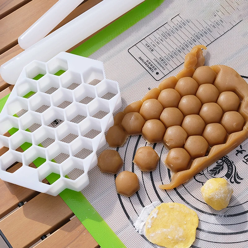 Honeycomb Divider Dumpling Pastry Divider Pasta Filling Dough Equalizing Cutter Kitchen Supplies Tools 1PC