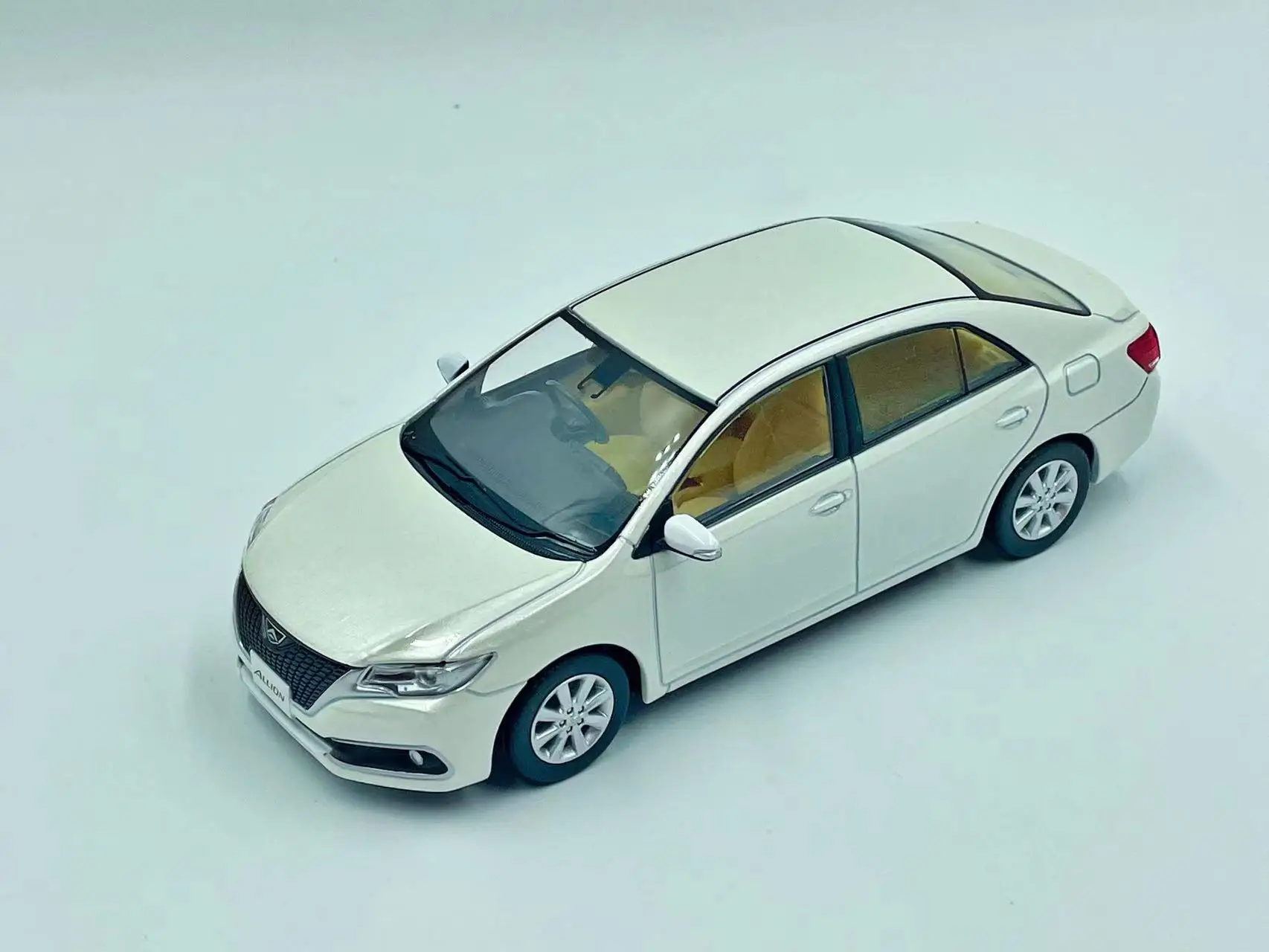 

Original factory 1:30 TOYOTA ALLION Limited Edition Simulation Resin Alloy Static Car Model Toys Gift