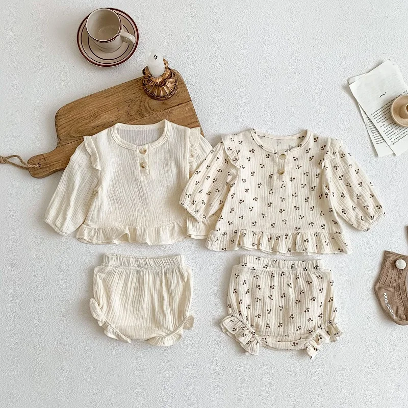 

0-3 years old spring and autumn new boys and girls cherry cotton long-sleeved pullover suit baby shirt top + shorts suit