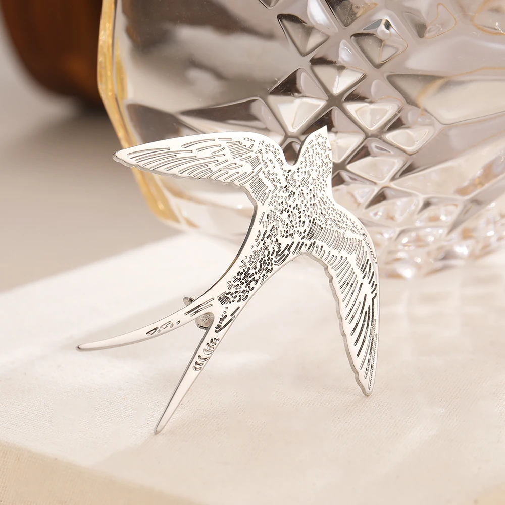 Stainless Steel Broochs Fashion Personality Pin Designs Drawing Swallow Brooch For Women Jewelry Banquet Gifts 2023 New Trendy