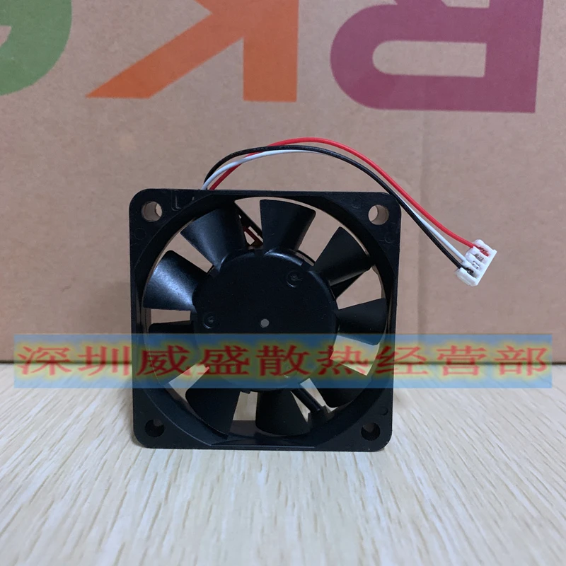 DC 24V 0.13A Koelventilator met 3-pins stekker 60x60x15mm 2406KL-05W