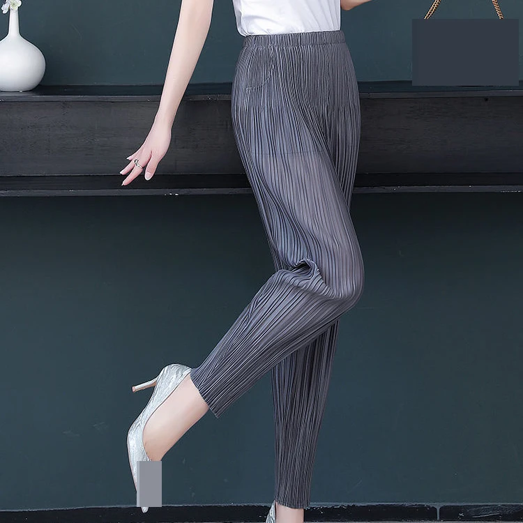 https://ae01.alicdn.com/kf/S8f951a3f5b7f43759f4c424667cba493f/Shaking-pants-female-Harlan-pants-female-summer-thin-2021-new-loose-pleated-casual-pants-harajuku-pants.jpg