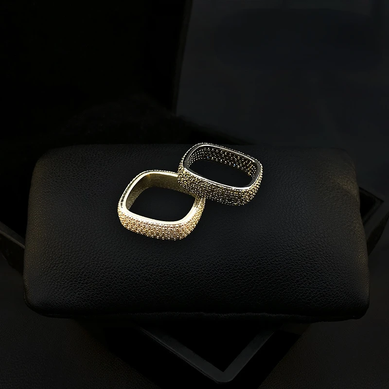 Chic Simple Silk Scarf Buckle High-End Advanced New Scarf Buckle All-Match Women Ring Small Square Towel Retaining Ring Jewelry