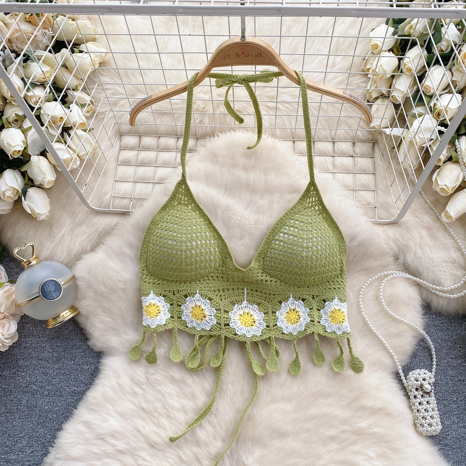 LIGHT GREEN