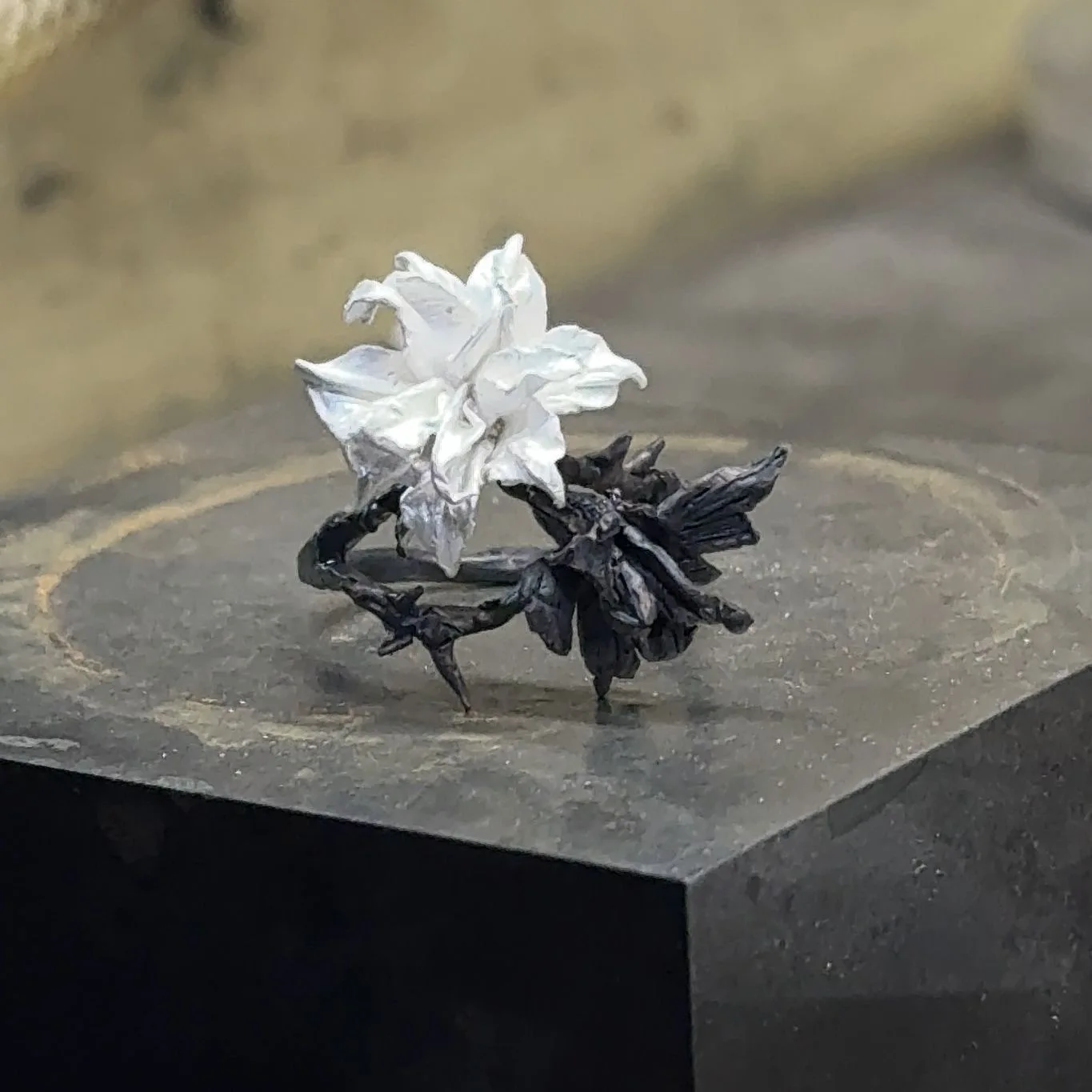 Black and White Mandala Flower Ring for Women Personality Metal Punk Party Finger Ring Fashion Jewelry Accessories
