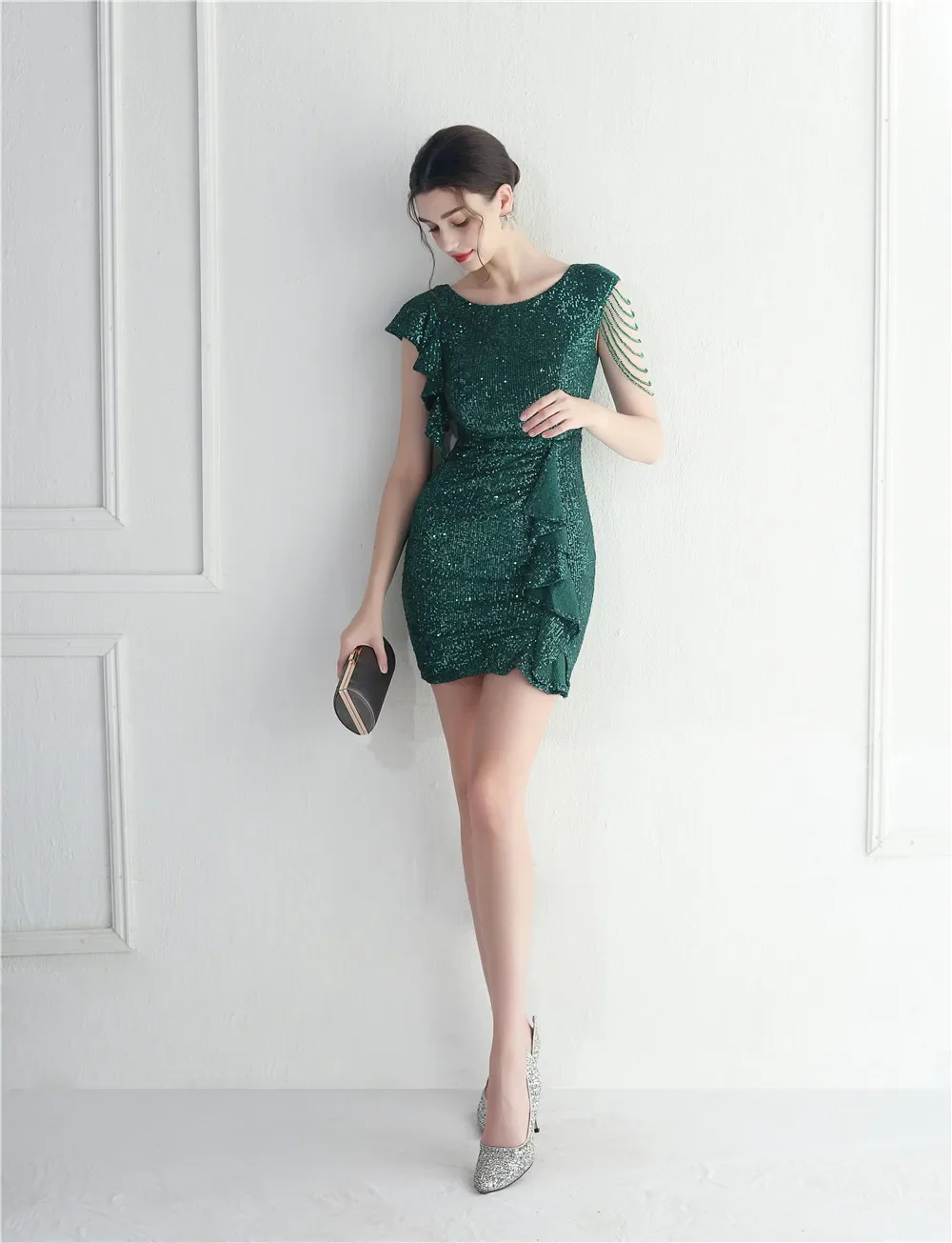 Рисунок 5 - Женское облегающее платье миди Sladuo