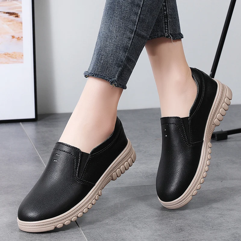 Women's Sneaker New Fashion Breathable Trainers Comfortable Sneakers Mesh Fabric Slip On Women's Tennis Shoes For Women