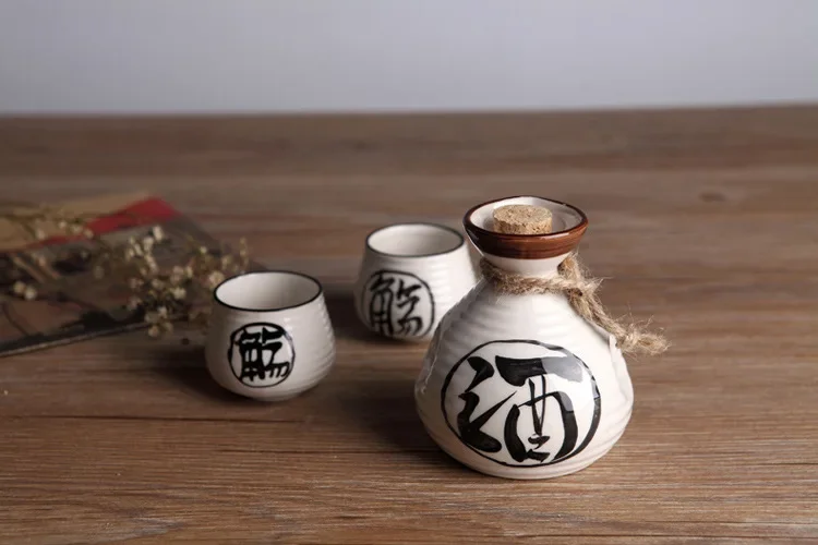 Ceramic wine set one pot and two cups three-piece set Japanese sake white yellow wine small bottle kitchen accessories