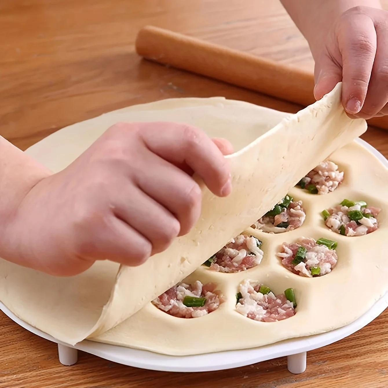 Simple Chinese Dumplings Mould Dough Press