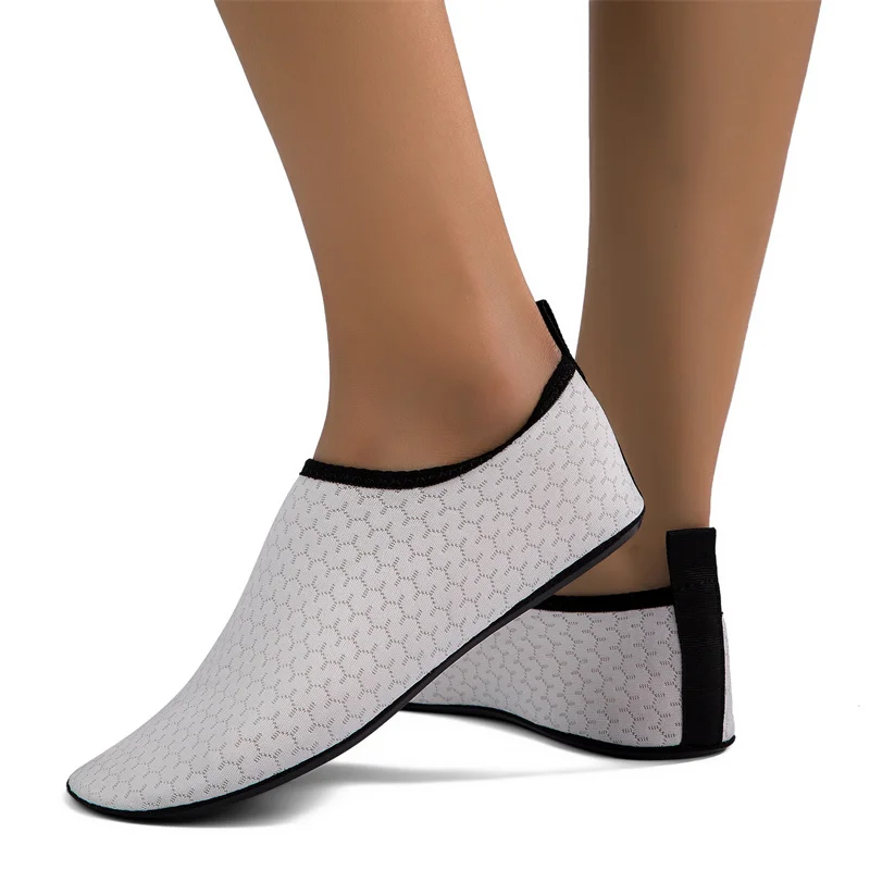 Aqua Shoes Lightweight Flat Footwear Upstream Shoes Beach Stroll Sandals Water Slippers Sizes 34-49 Males