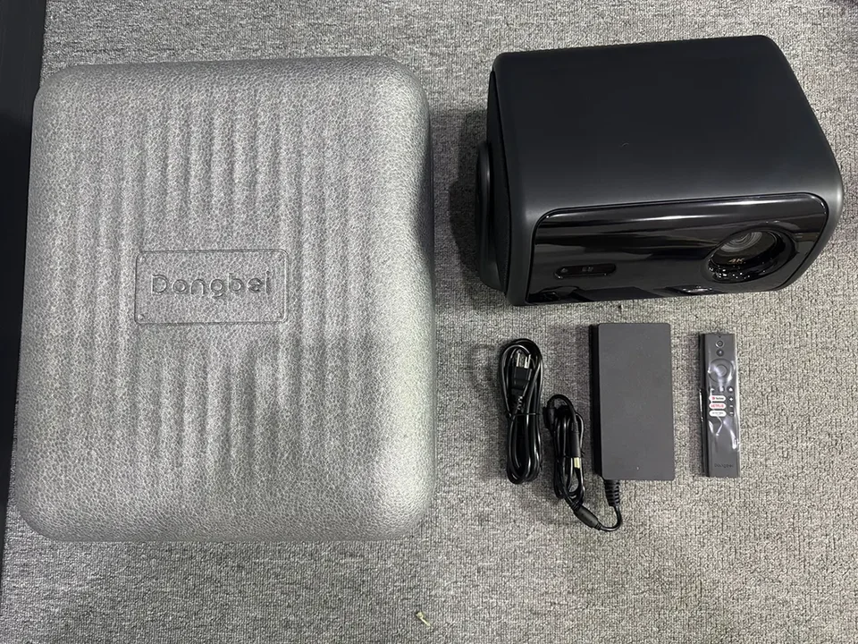 プロジェクター HANABI プロジェクター HANABI セガトイズ、世界初の“花火