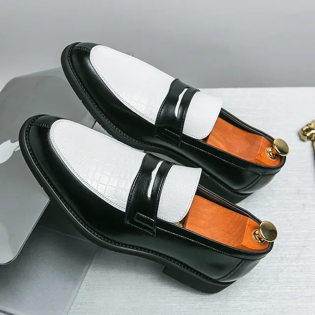 Mocassini da festa da uomo misti di colore moda Scarpe da lavoro in pelle bianca nera Articoli di lusso Estate Nuove scarpe slip-on bianche caffè 2