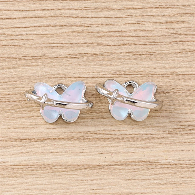 5 Stück 14 x 9 mm elegante Mini-Kristall-Anhänger mit fliegenden Schmetterlingen für die Schmuckherstellung, Tropfenohrringe, Halsketten, Armbänder, DIY-Geschenke