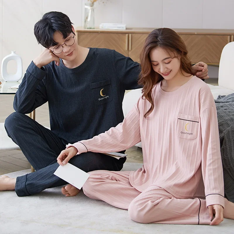 

Couple Pajamas Women‘s & Men's Sleepwear New Simple and Loose Home Clothes or Be Worn in Outside in Autumn and Winter