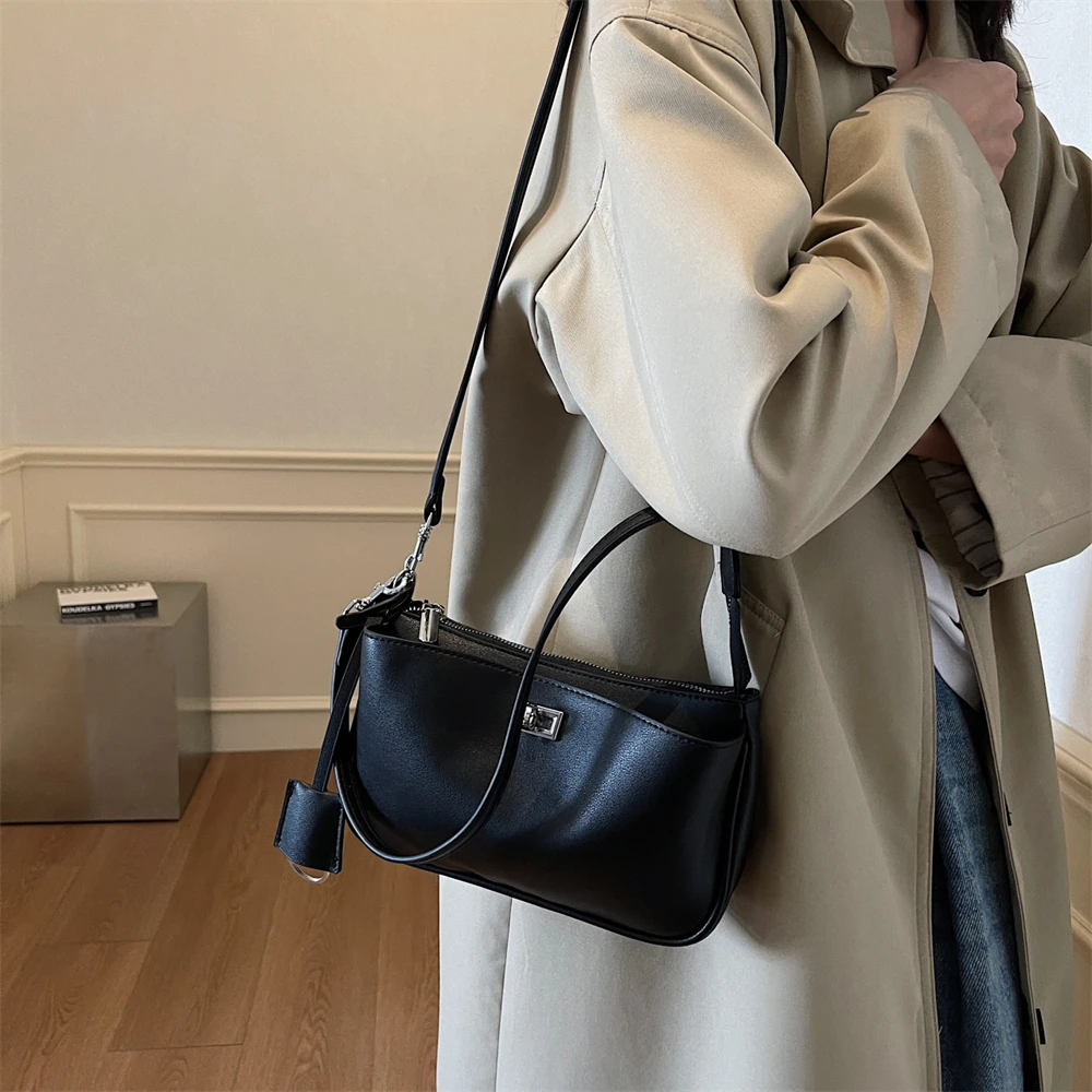 Luxury Women's Shoulder Bag With Dual Straps And Locker Closure_voghion.com