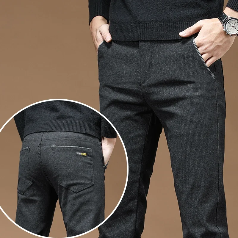 Pantaloni casual da lavoro dritti da uomo autunnali Tessuto spazzolato elastico Pantaloni slim fit morbidi e accoglienti Abiti maschili di moda coreana 1