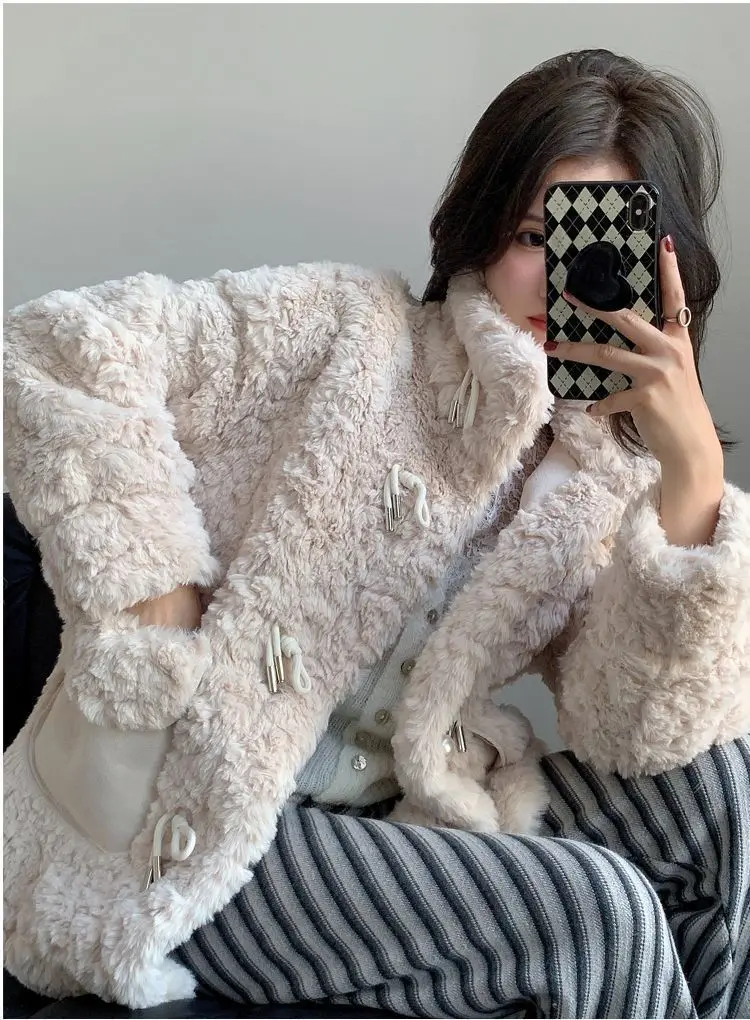 Eleganter aprikosenweißer dicker Kunstpelzmantel für Damen, lässige, mit Faux dicke Lammfelljacke, Winterdame, schicke Langarm-Oberbekleidung – Detail 6