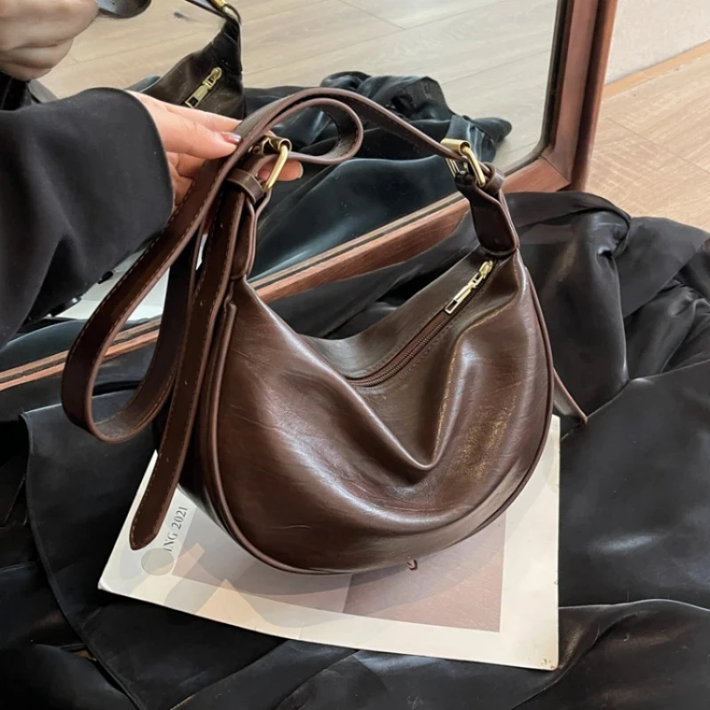 

Retro Shoulder Hobo Bags For Women Pure Color Soft PU Leather Cross Body Bag 2023 Winter Latest Luxury Purses And Handbags