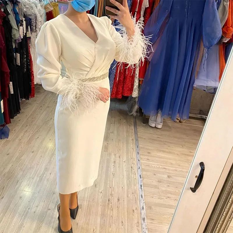 

Classy Feather Long Sleeve Mother's Dresses Sheath Tea Length Mother of the Bride Dress Crystal Belt Formal Evening Party Gowns