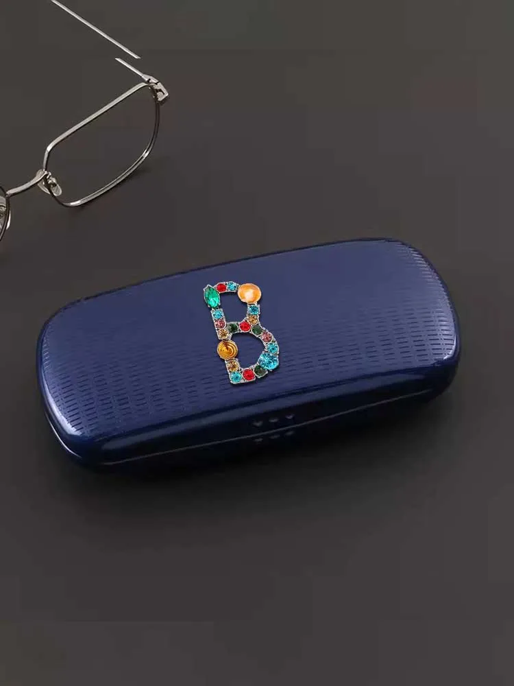 

Customized Eyewear Cases Aluminum Alloy for High-EndPersonalized Customer Name Gold Letter: Light Rectangular Design