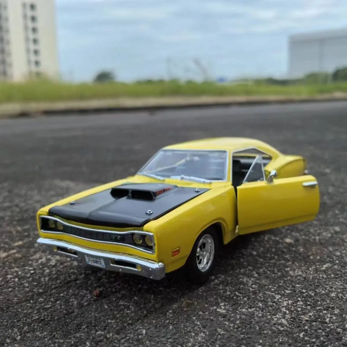 

1:24 Dodge Coronet superBee 1969 литой автомобиль Литые и игрушечные автомобили модель автомобиля Миниатюрная модель автомобиля в масштабе игрушки для детей