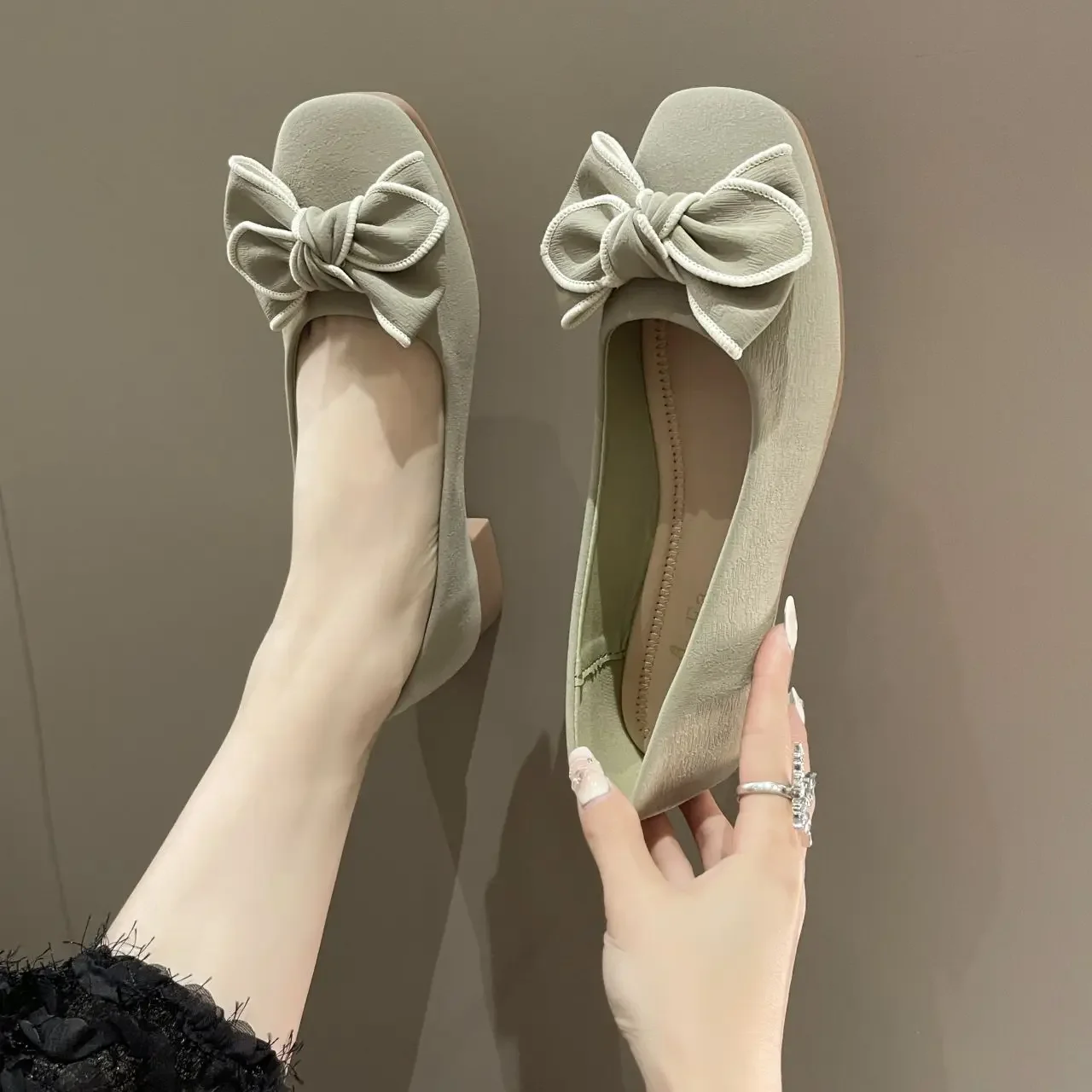 

Женские туфли на низком квадратном каблуке, зеленые туфли с бантом и квадратным носком
