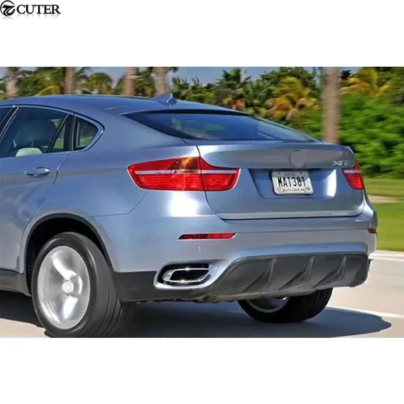 カーボンファイバー車のリアバンパーディフューザーリップ。 BMW X6 