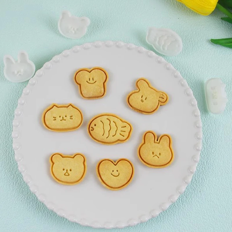 Description Picture 2 of itemCartoon Smiley Face Toast Biscuit Mould Bear Cat Fish Cookie Cutting Mold Fondant Cake Stamp Cookie Cutter Pastry Baking Tool