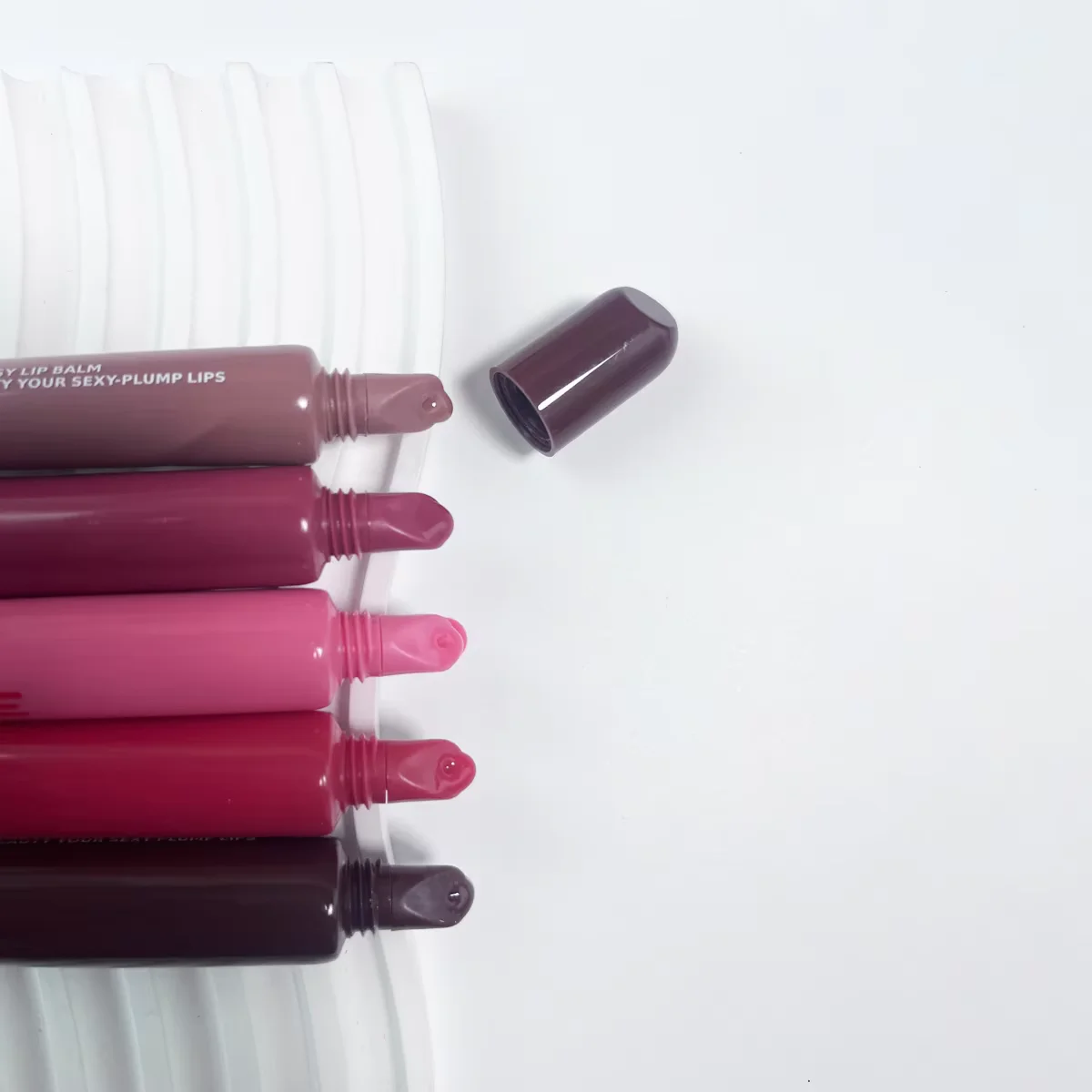 Two Lip Gloss Set for Quick Film Formation, Moisturizing, Brightening and Whitening Makeup Set