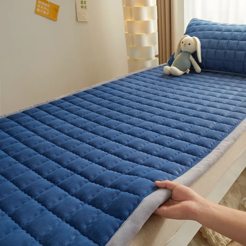 Winter Flannel Soft Mattress Toppers Dormitory Single Bed Warm Quilted Foldable Bedsheet Students Bunk Mattress Protection Pad images - 6