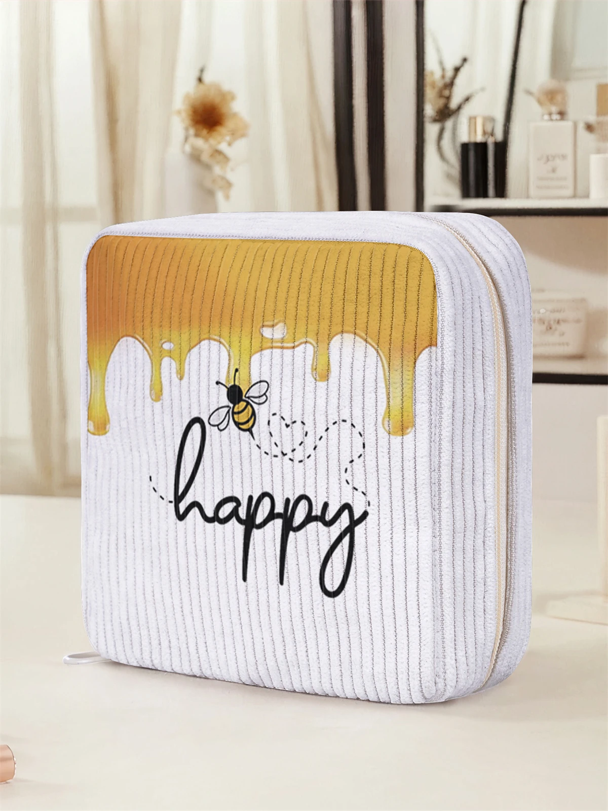 Bee pattern printed sanitary napkin storage bag, women's lightweight tissue bag, sanitary tissue bag