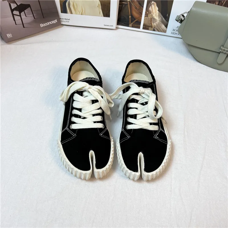 2026 New Women Canvas Shoe Fashion Japanese Style Split Toe Casual Shoes for Woman Comfort Sneakers Designer Shoes Zapatos Mujer 1