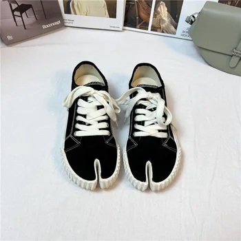 2026 New Women Canvas Shoe Fashion Japanese Style Split Toe Casual Shoes for Woman Comfort Sneakers Designer Shoes Zapatos Mujer 1