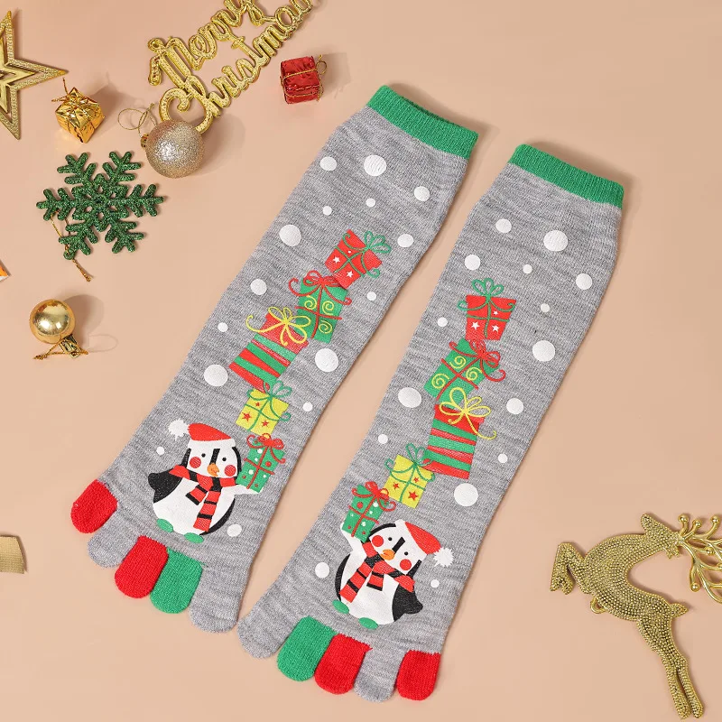 Lot De 5 Chaussettes Femme Hautes à Broderies De Noël. Motifs