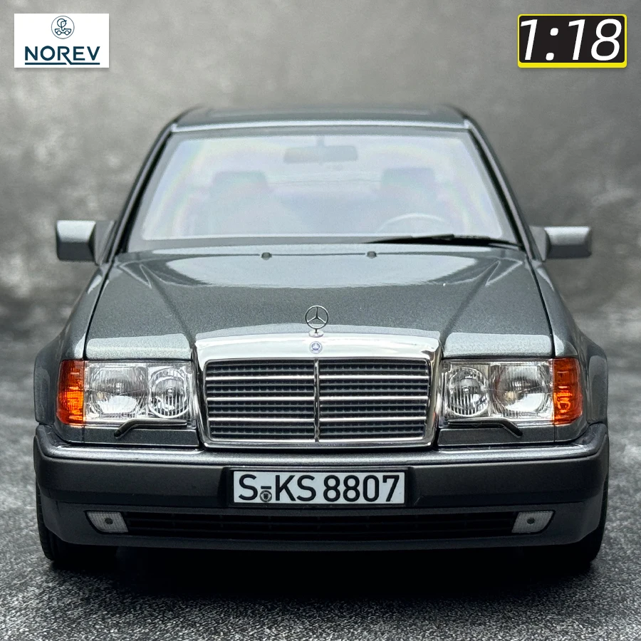 絶版人気★W124★1/43 Eクラス　セダン Amazon | ミニチャンプス製メルセデスベンツ Eクラス セダンW124