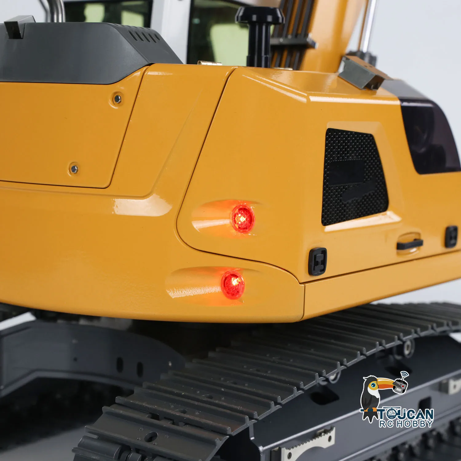 New JDM-208 1/14 R920 RC Hydraulic Excavator Metal Remote Control Digger Model ST8 Light Painted Finished Truck Cars Vehicle 4