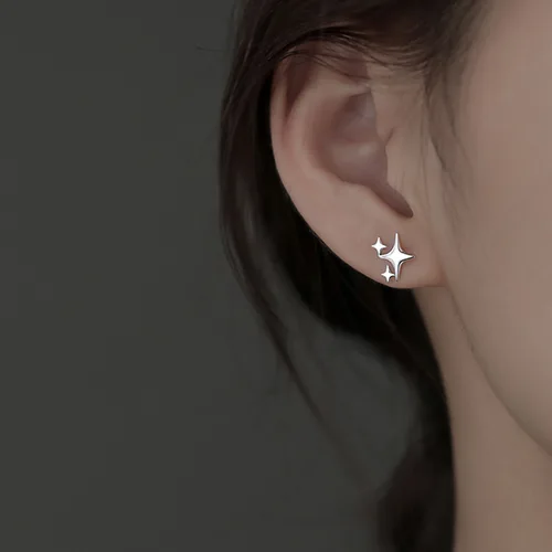 스타로 장식된 귀걸이, 빛나는 스타가 귀를 장식하다 추천
