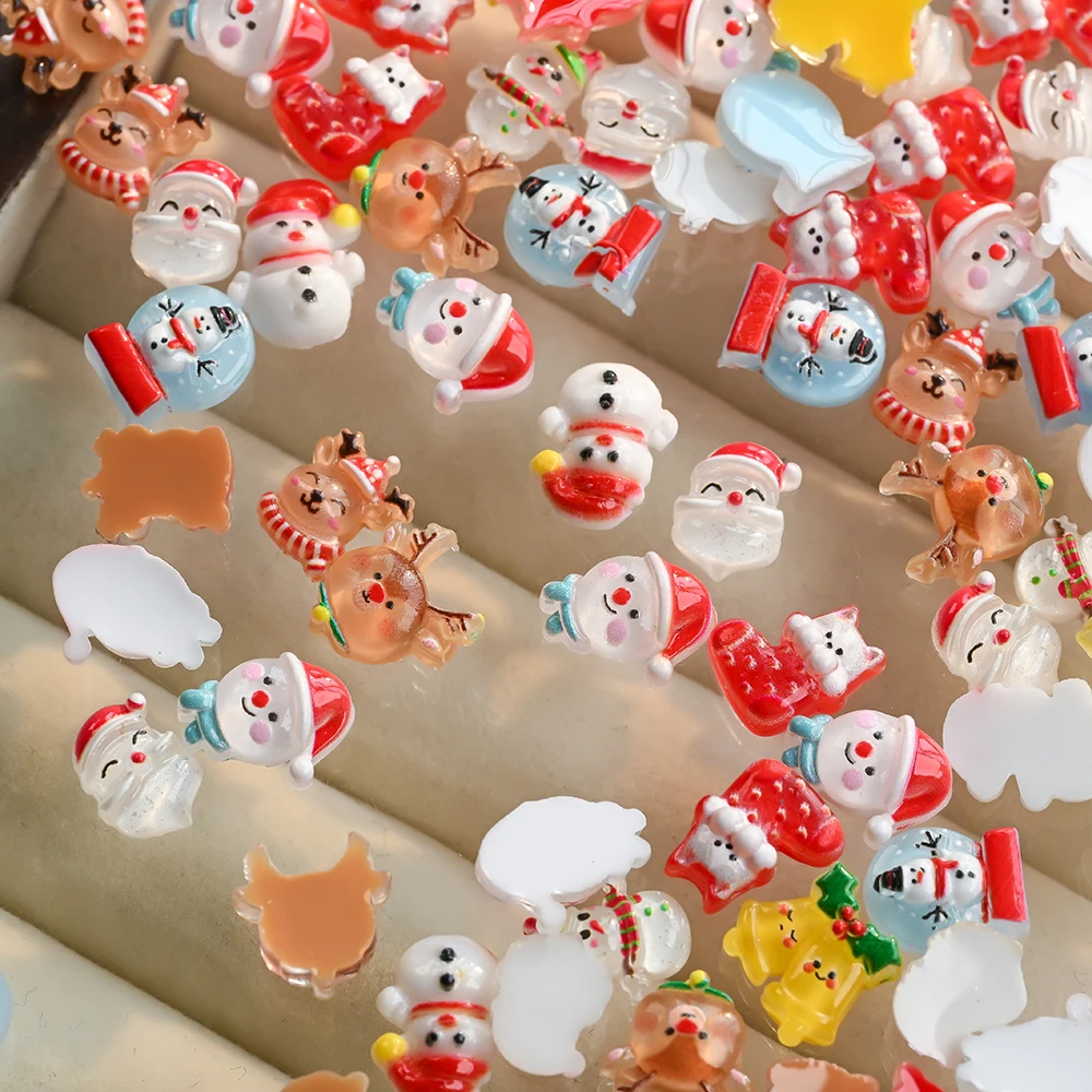 50 Stück 3D Schneemann Elch Weihnachts-Nagelanhänger Cartoon Weihnachtsglocke Socken Harz Nagelkunst Dekoration für DIY Bastelarbeiten Haarschmuck Kindergeschenk – Detail 8
