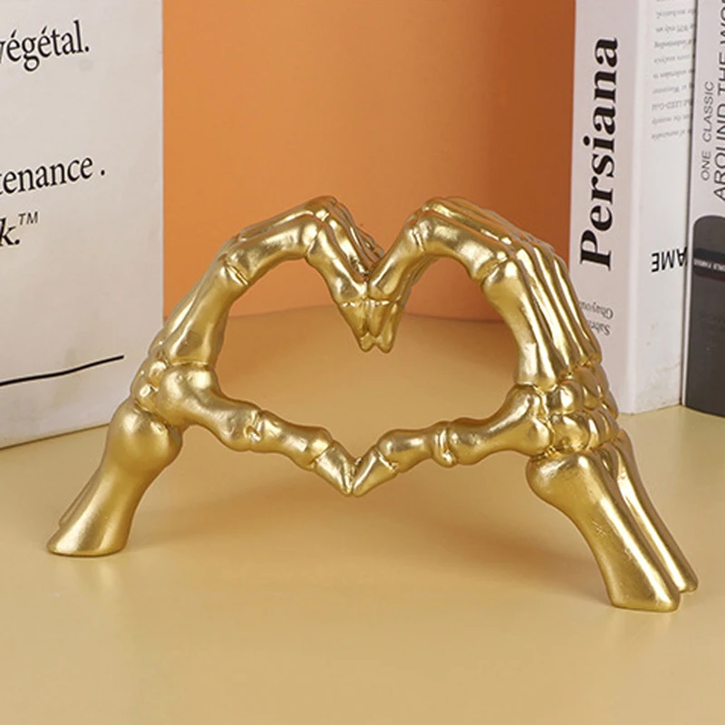 

Skeleton Hands Resin Sculpture Scary Heart Home Decor Desktop Ornament Party Favor Gift Halloween Decoration