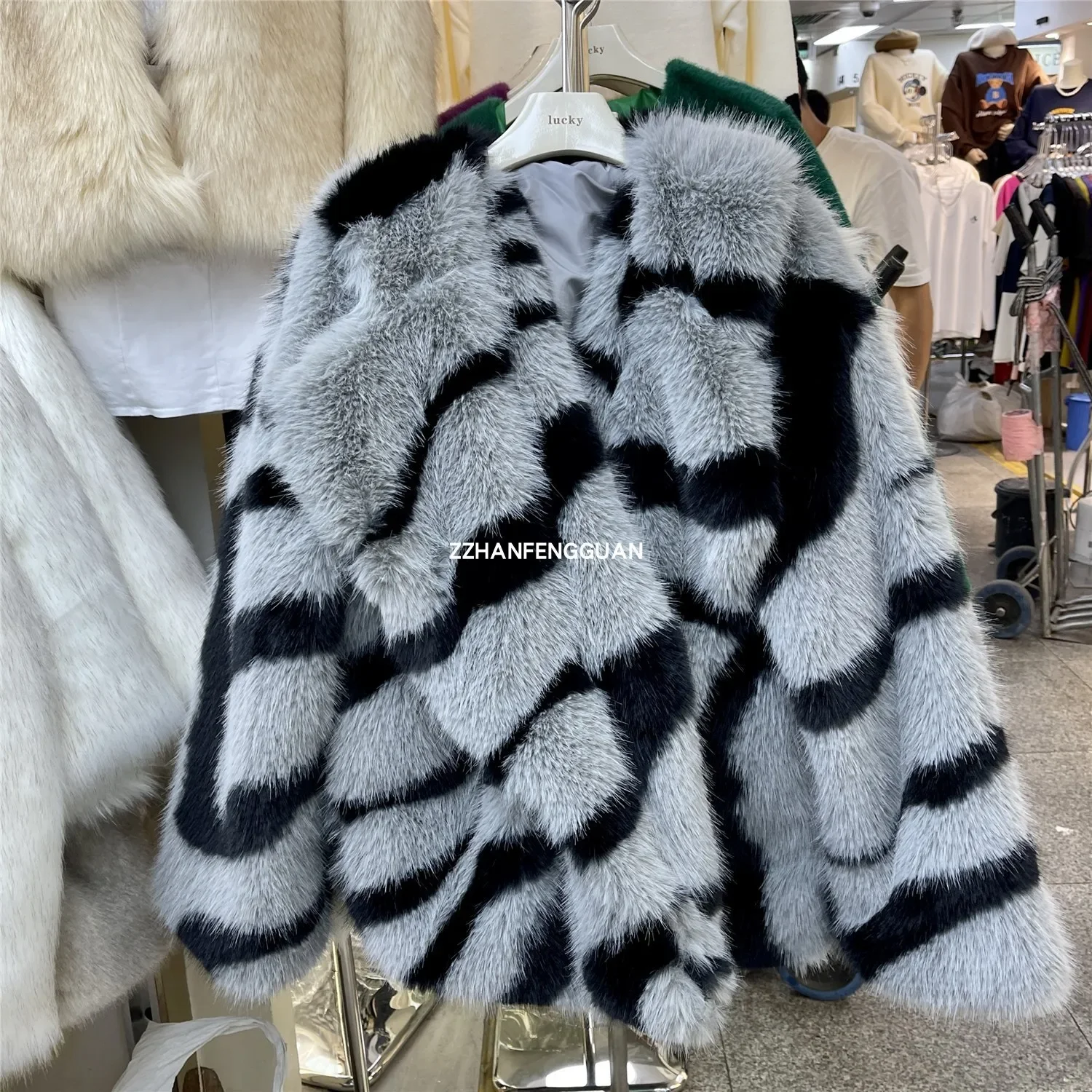 Winter Vintage Lapel Zebra Fur Coat Thick Warm Faux Fur Tops Fashion High Street Short Outerwear Full Sleeve Jacktes for Women