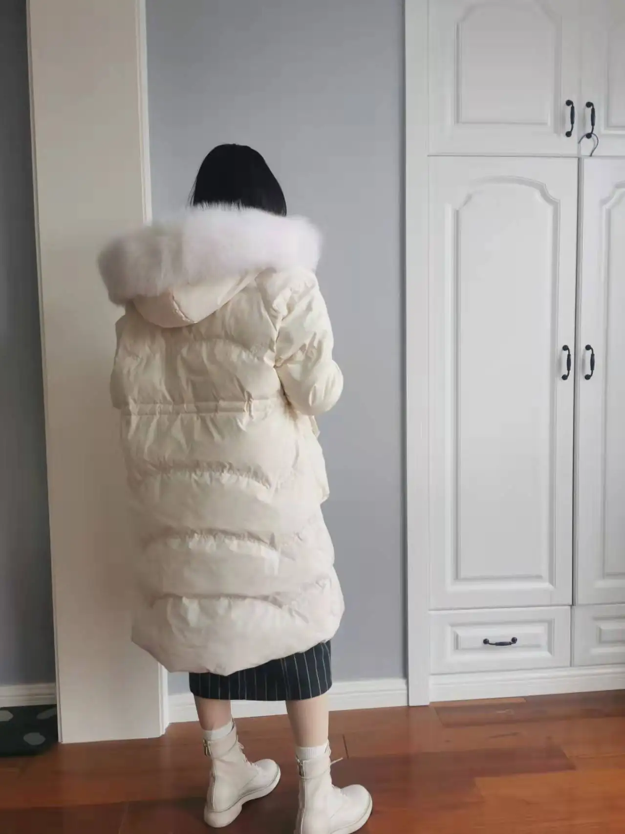 Рисунок 3 - Женский длинный пуховик на белом утином пуху