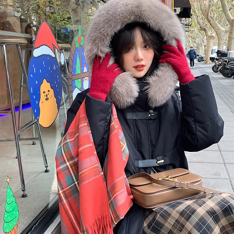 Down jacket women's mid length, knee length, large fur collar, thickened design, mesh red, and winter jacket trend