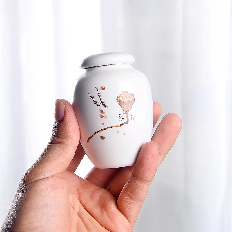 Tea tin box tea canister ceramic storage jar airtight container fragrance powder jar Mini Portable Tea Can Ceramic Small Fragrant Powder Sealed Storage Can Pu'er Black Tea Green Storage