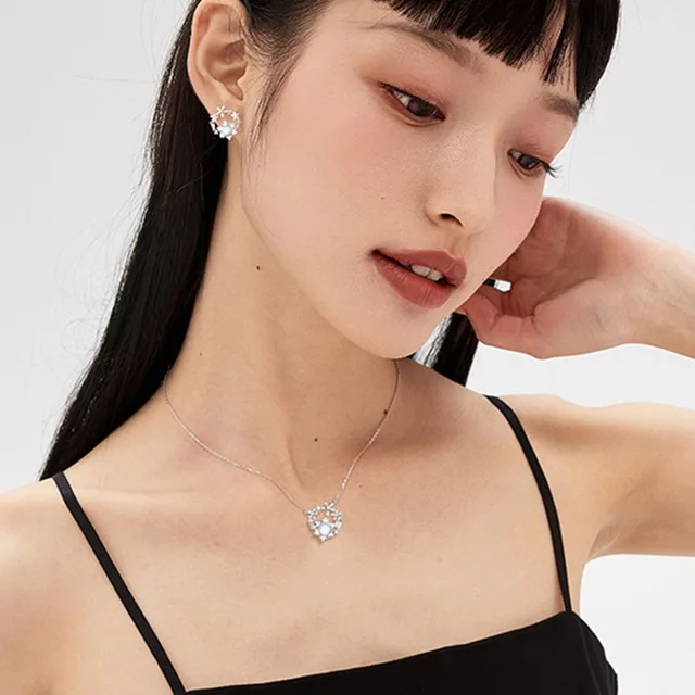 Fashion Blue Snowflake Flower Pendant Choker Necklace for Women's Zircon New Year Gift Party Festival Clavicle Chain Jewelry 5