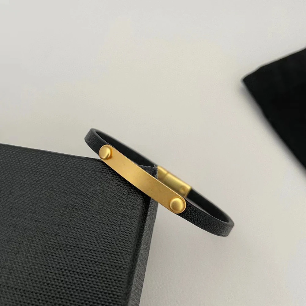 

To Reines Luxury Advanced Vintage Leather Bracket Fashion Simple Pulseras Mujer Charm Jewelry Accessories Party Birthday Gift