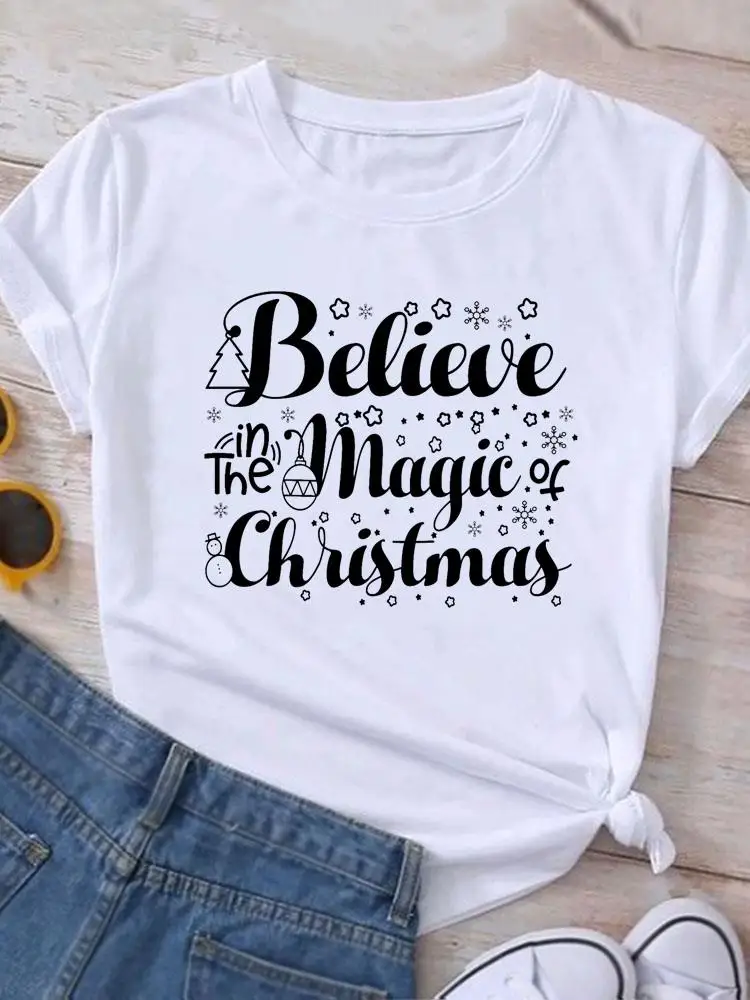 

Футболка женская с принтом снеговика, модный топ с коротким рукавом, с графическим принтом, одежда на Рождество и новый год