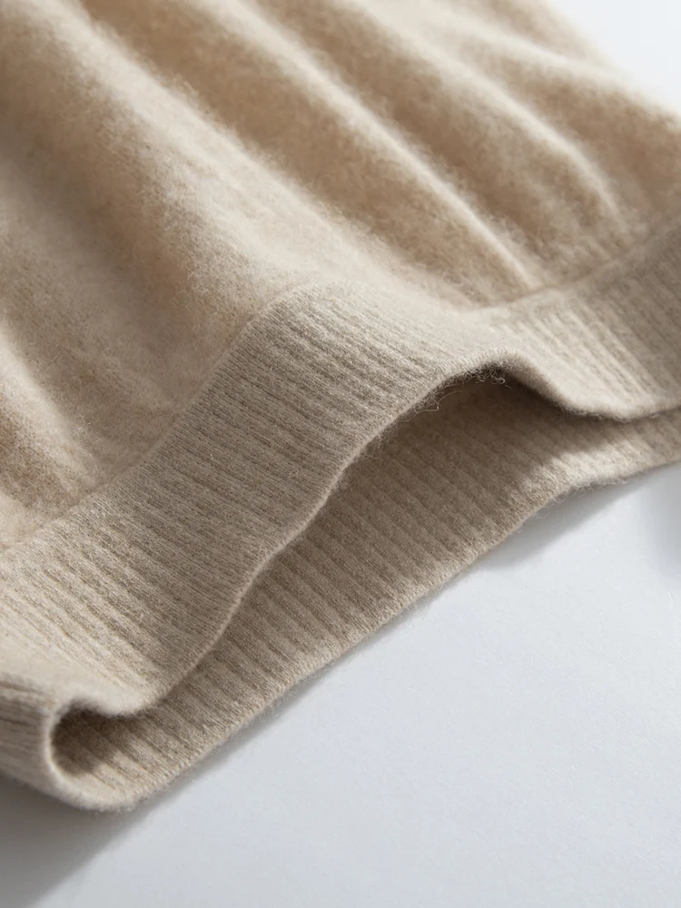 Cashmere skirt tassel detail