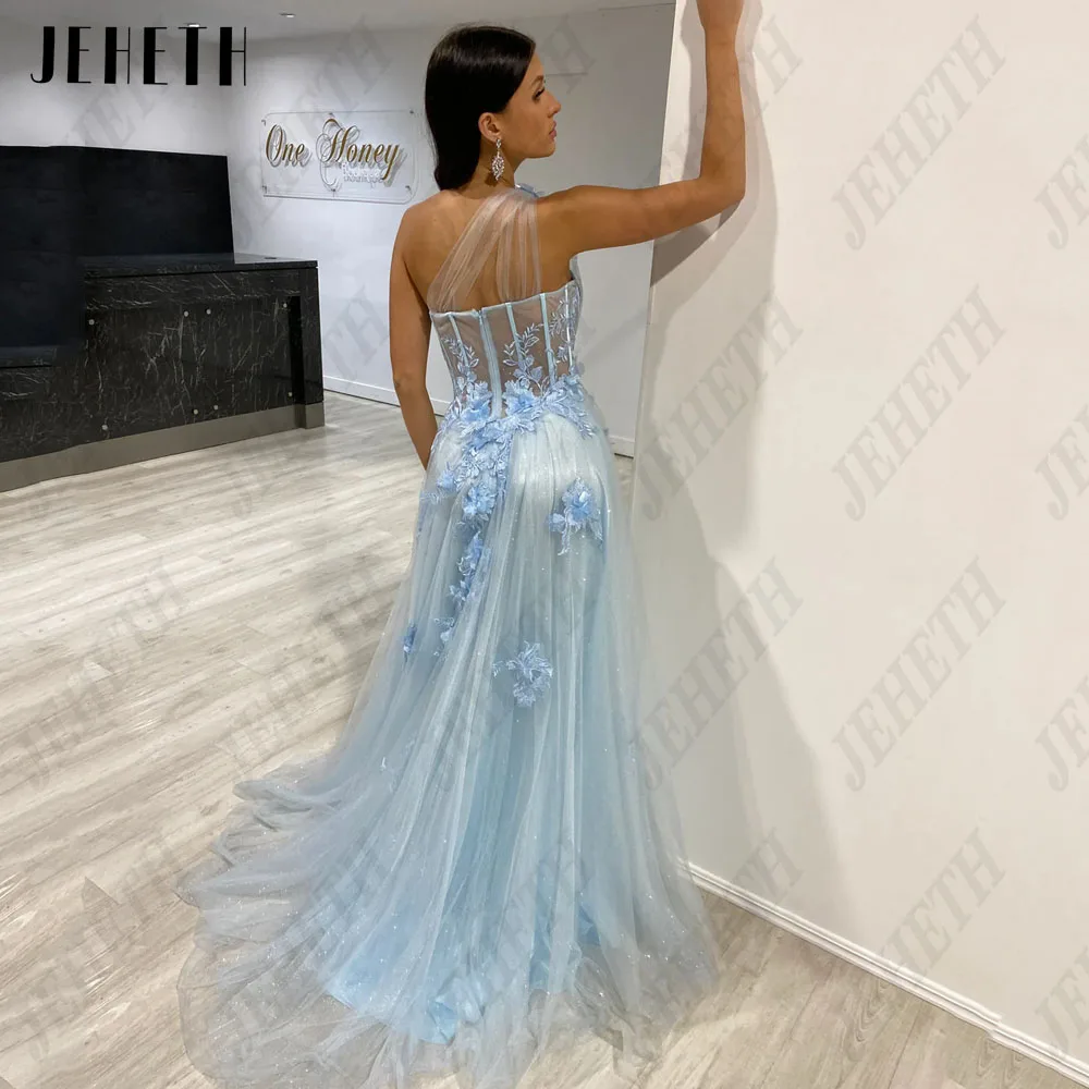 Рисунок 4 - Мисс Джехет Современное вечернее платье