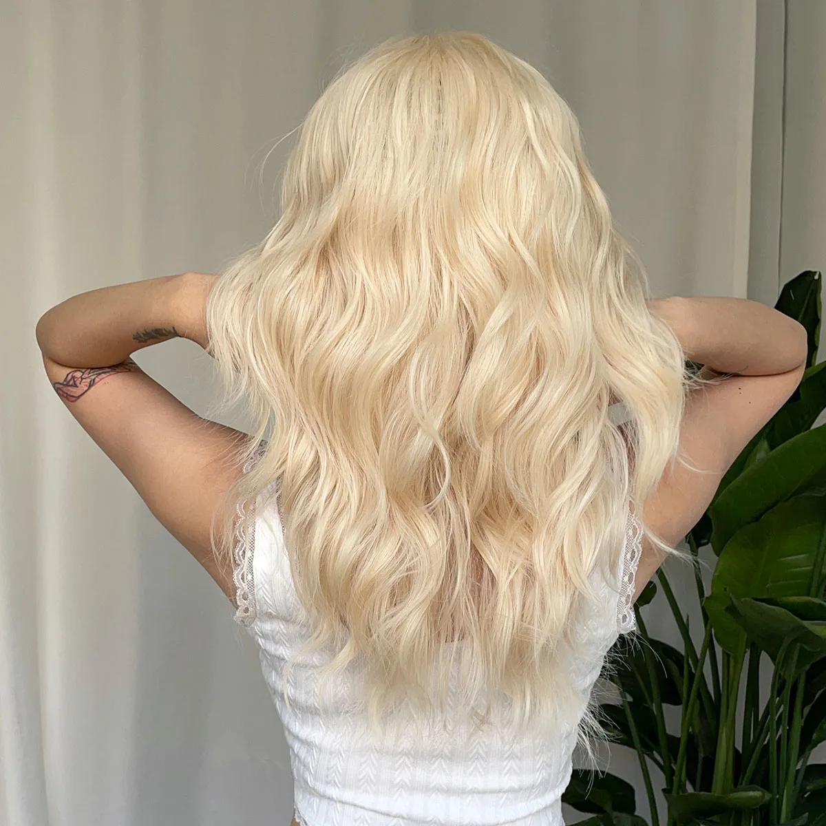 Henry Margu Lange Golvende Blonde Synthetische Pruiken Platina Dagelijks Natuurlijke Haar Pruiken Met Pony Cosplay Pruik Voor Vrouwen Hittebestendige